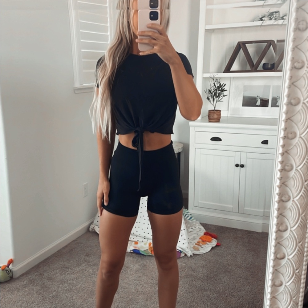 Lululemon Tie T shirt
